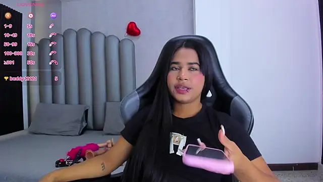 Snapshot of Shirleytaylor- chatting on April 9, 2026, 11:37 am Shirleytaylor- online show from April 9, 2026, 11:37 am