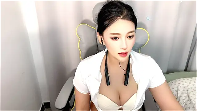 Snapshot of yayayaya520 chatting on May 19, 2026, 9:37 am yayayaya520 online show from May 19, 2026, 9:37 am