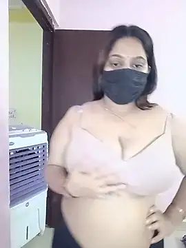 Aliya Hott online show from May 18, 2026, 3:24 am