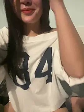 Snapshot of hotgirl-sexy chatting on February 10, 2026, 3:38 pm hotgirl-sexy online show from February 10, 2026, 3:38 pm