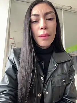 Bonny Eva online show from April 9, 2026, 4:56 pm