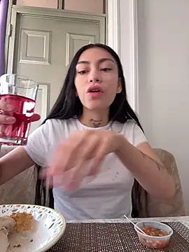 Bonny Eva online show from April 12, 2026, 7:52 pm