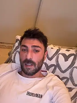 Snapshot of Aliiiix chatting on March 16, 2026, 7:40 pm Aliiiix online show from March 16, 2026, 7:40 pm