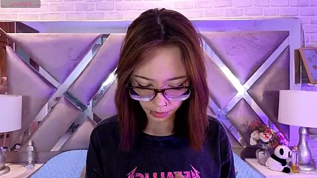 Snapshot of HarperrWest chatting on February 2, 2026, 8:51 pm HarperrWest online show from February 2, 2026, 8:51 pm