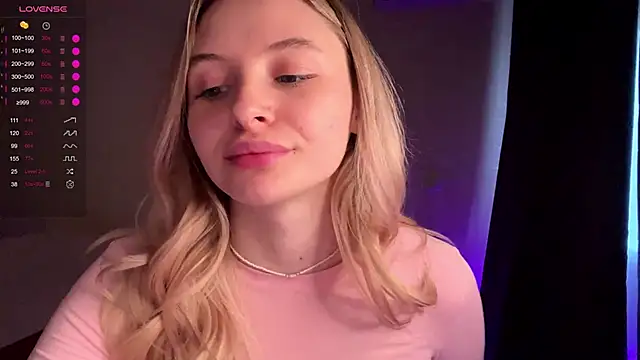 Snapshot of VibeVi chatting on February 9, 2026, 2:10 pm VibeVi online show from February 9, 2026, 2:10 pm