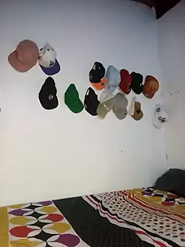 Snapshot of Leyder31 chatting on February 2, 2026, 12:09 am Leyder31 online show from February 2, 2026, 12:09 am