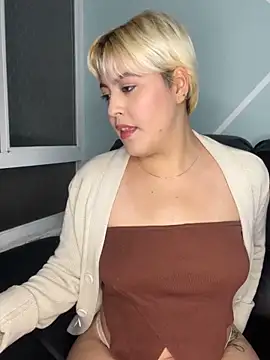 Snapshot of Dakota_Bailey chatting on February 14, 2026, 5:15 am Dakota Bailey online show from February 14, 2026, 5:15 am