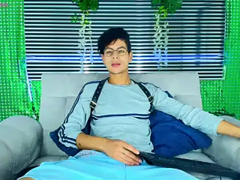 ThiiagoSaeenz online show from March 25, 2026, 4:02 pm