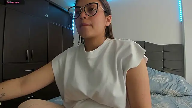 Snapshot of AnnaBailey_ chatting on March 17, 2026, 3:15 pm AnnaBailey online show from March 17, 2026, 3:15 pm