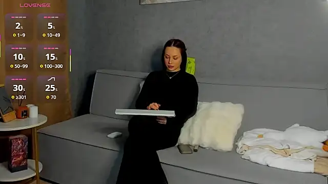 Snapshot of aelin_day chatting on February 13, 2026, 6:42 am aelin day online show from February 13, 2026, 6:42 am