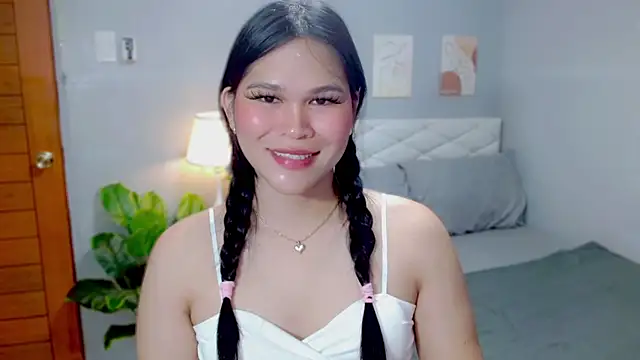 alianabrooks online show from May 28, 2026, 6:00 am