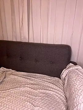 cristal  violetaa online show from February 3, 2026, 6:22 am