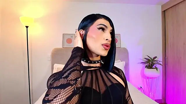 KarolPortellaa online show from April 26, 2026, 12:47 pm