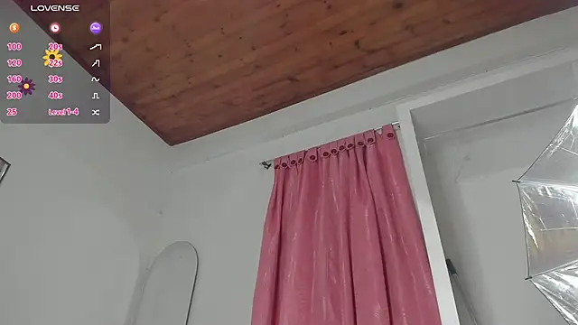 Snapshot of luna_velveth chatting on April 10, 2026, 10:31 am luna velveth online show from April 10, 2026, 10:31 am