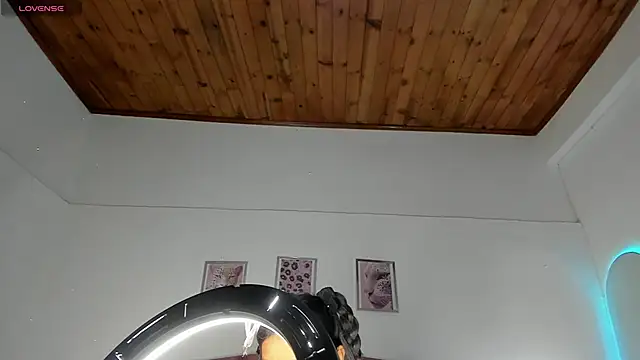 Snapshot of luna_velveth chatting on April 16, 2026, 10:38 am luna velveth online show from April 16, 2026, 10:38 am