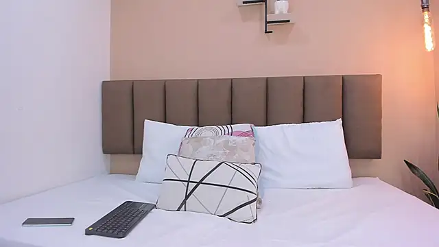 Snapshot of valeriasmith_17 chatting on February 14, 2026, 12:02 pm valeriasmith 17 online show from February 14, 2026, 12:02 pm