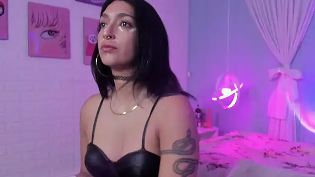 Cleo Foxx online show from April 10, 2026, 11:37 am