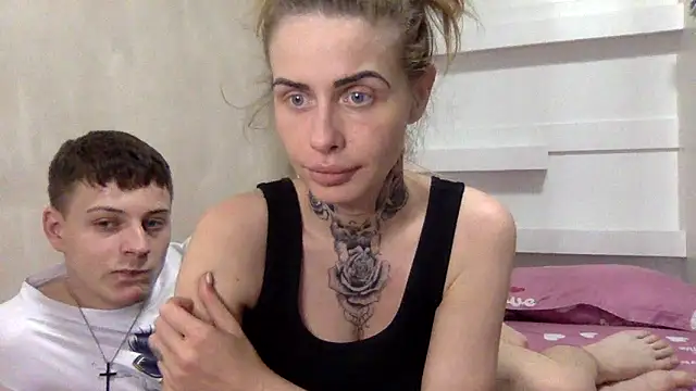 Carlos18loverboyfriend online show from April 1, 2026, 5:21 pm