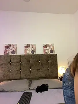 Snapshot of Annie_bonnie_ chatting on March 29, 2026, 11:43 am Annie bonnie online show from March 29, 2026, 11:43 am