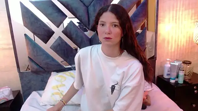 Snapshot of sofy_bonnet chatting on February 18, 2026, 12:34 pm sofy bonnet online show from February 18, 2026, 12:34 pm