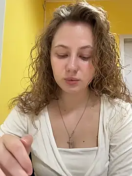 AsynaYuuki online show from May 28, 2026, 2:14 pm