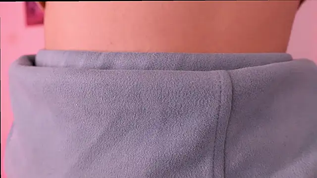 dakotacollins  online show from June 25, 2026, 5:12 am