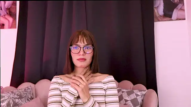dakotacollins  online show from June 27, 2026, 4:39 am