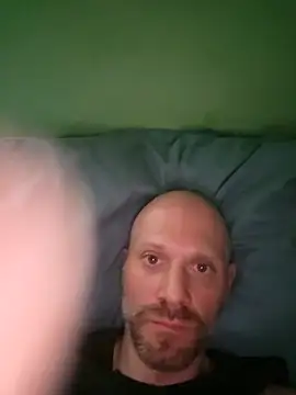 Snapshot of Polskapsyc chatting on February 13, 2026, 3:52 pm Polskapsyc online show from February 13, 2026, 3:52 pm