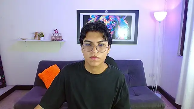 Snapshot of Maecum18 chatting on February 12, 2026, 8:37 pm Maecum18 online show from February 12, 2026, 8:37 pm