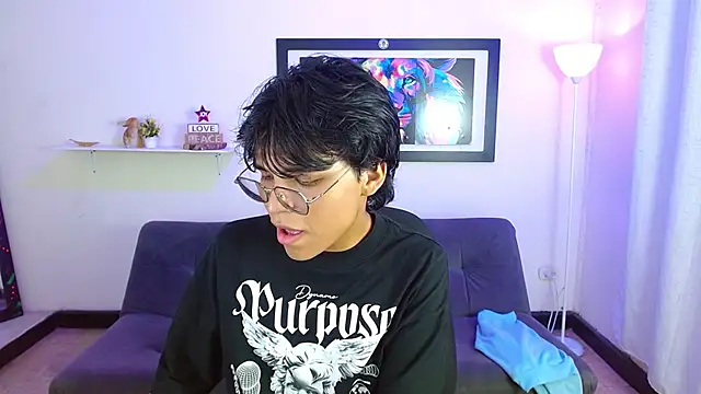 Snapshot of Maecum18 chatting on February 13, 2026, 8:38 pm Maecum18 online show from February 13, 2026, 8:38 pm