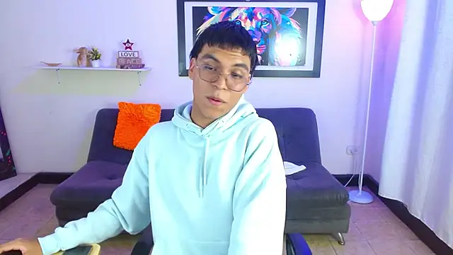 Maecum18 online show from March 11, 2026, 9:32 pm