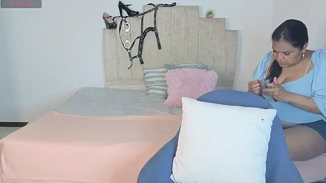 Angela mature49 online show from March 7, 2026, 4:37 pm