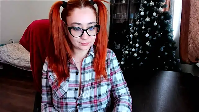 Snapshot of SimplyDivine chatting on February 5, 2025, 9:36 am SimplyDivine online show from February 5, 2025, 9:36 am