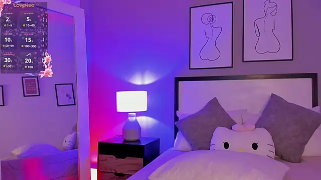 QueenRose    online show from April 9, 2026, 2:44 pm