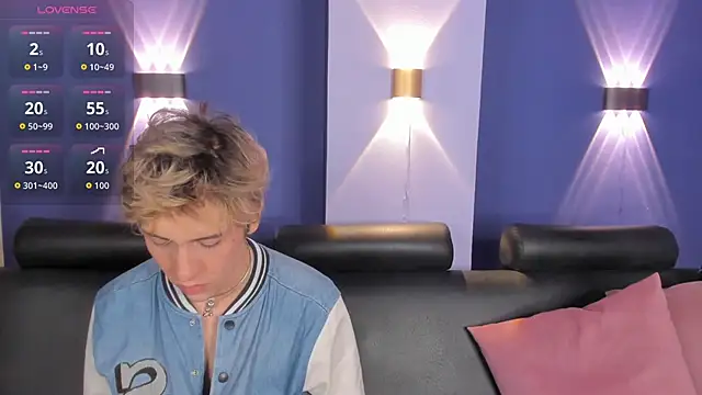 Snapshot of DannyParker_ chatting on February 15, 2026, 7:51 am DannyParker online show from February 15, 2026, 7:51 am