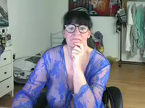 Sylly online show from March 12, 2025, 1:30 pm