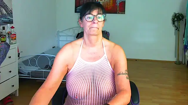 Sylly online show from October 15, 2025, 11:43 am