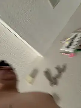 Snapshot of Skizm1986 chatting on March 4, 2026, 10:16 pm Skizm1986 online show from March 4, 2026, 10:16 pm