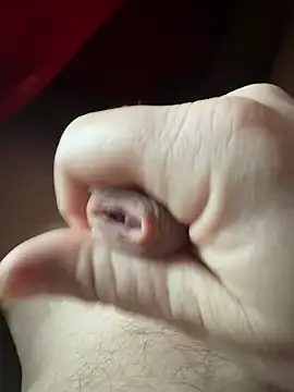 Snapshot of petitsexe52 chatting on February 8, 2026, 7:45 am petitsexe52 online show from February 8, 2026, 7:45 am