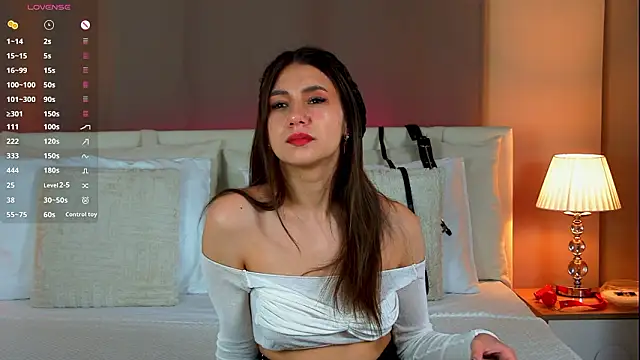 Snapshot of Treasure__Girl chatting on February 17, 2026, 8:11 am Treasure Girl online show from February 17, 2026, 8:11 am