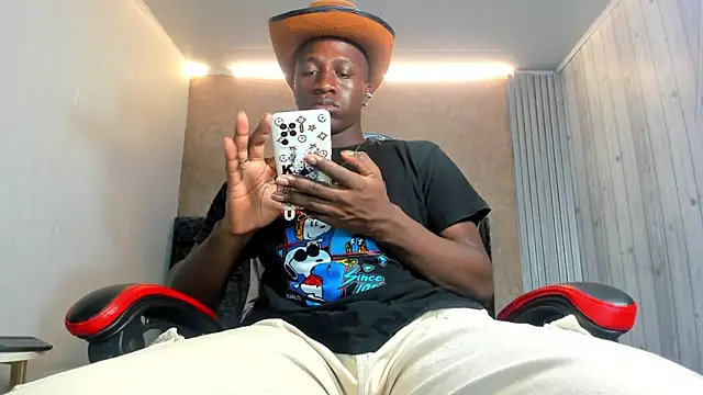 Snapshot of michell_joos chatting on February 4, 2026, 12:33 pm michell joos online show from February 4, 2026, 12:33 pm