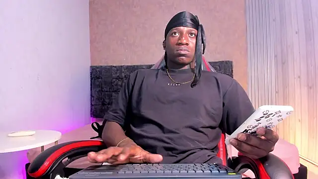 Snapshot of michell_joos chatting on February 12, 2026, 12:33 pm michell joos online show from February 12, 2026, 12:33 pm