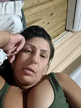 Snapshot of deboragta chatting on February 7, 2026, 10:02 pm deboragta online show from February 7, 2026, 10:02 pm