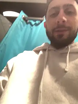 Snapshot of robeertiito chatting on March 17, 2026, 8:12 pm robeertiito online show from March 17, 2026, 8:12 pm