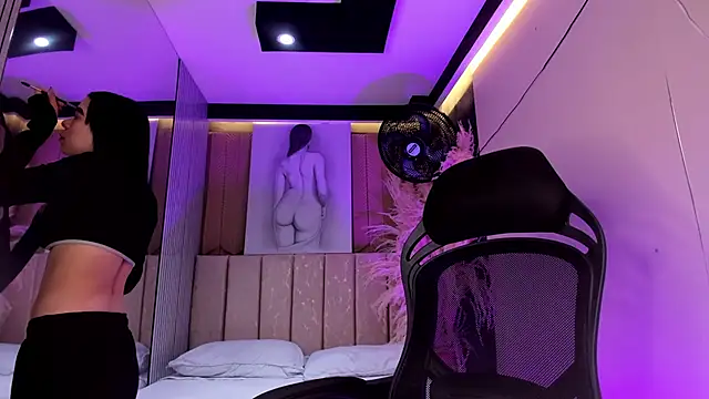 GemmaBrown online show from April 1, 2026, 12:50 pm