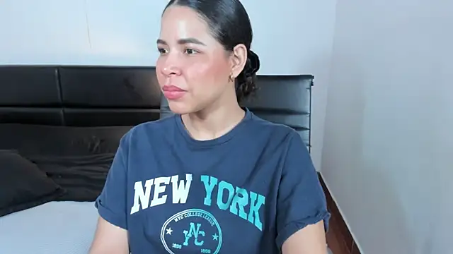 Snapshot of AshlyViper chatting on February 6, 2026, 10:57 pm AshlyViper online show from February 6, 2026, 10:57 pm