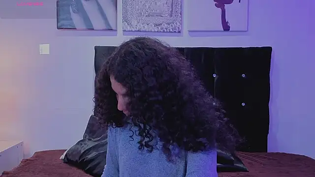 Zoe-yanin online show from March 6, 2026, 6:59 pm