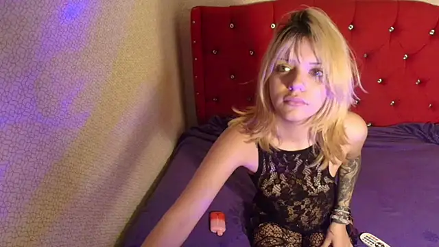 LilytReinolds online show from May 11, 2026, 5:46 am