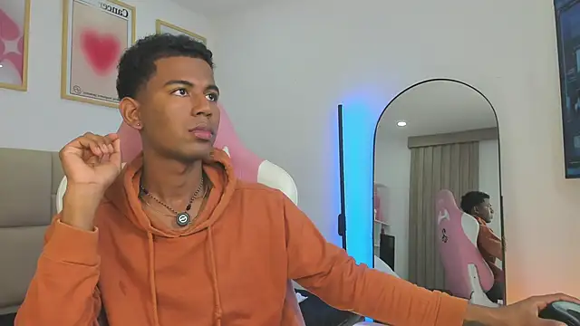 alexander eros online show from February 3, 2026, 4:32 am