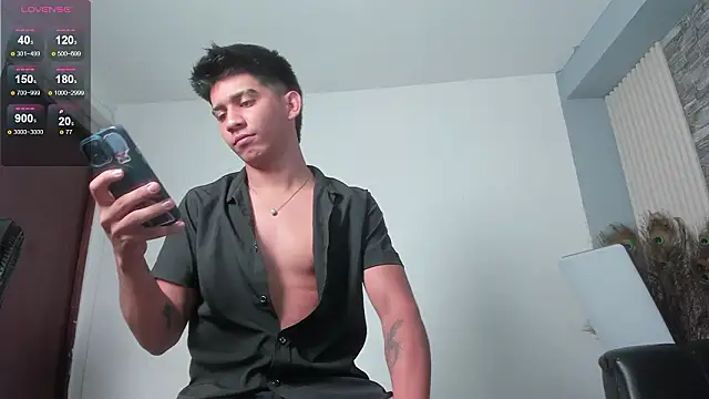 Snapshot of Thiago_Olsen chatting on February 4, 2026, 10:15 pm Thiago Olsen online show from February 4, 2026, 10:15 pm